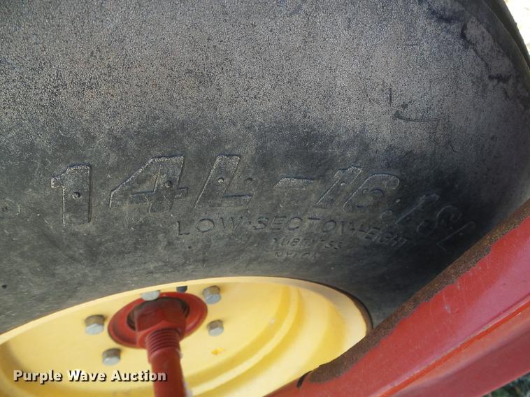 image for item DF2950 2013 New Holland H8080 windrower