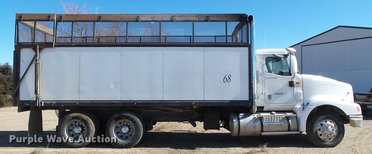 image for item DF2978 2004 International Eagle 9400i silage truck