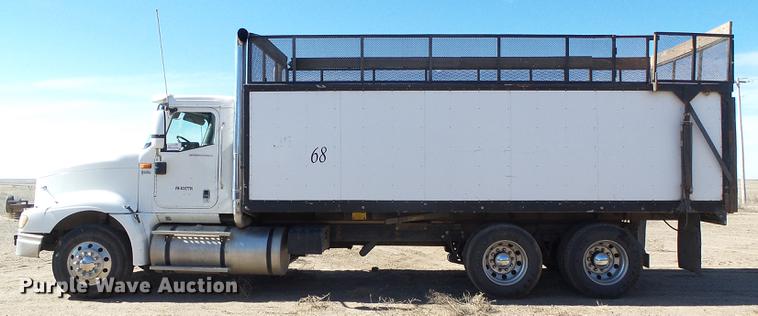 image for item DF2978 2004 International Eagle 9400i silage truck