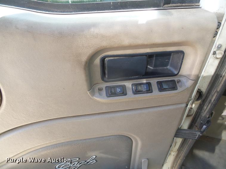 image for item DF2978 2004 International Eagle 9400i silage truck