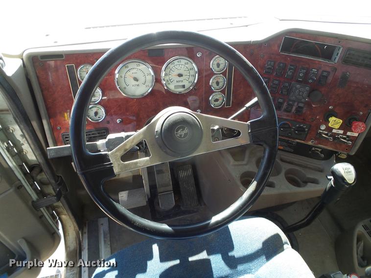 image for item DF2978 2004 International Eagle 9400i silage truck