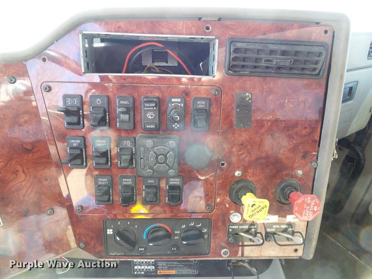 image for item DF2978 2004 International Eagle 9400i silage truck