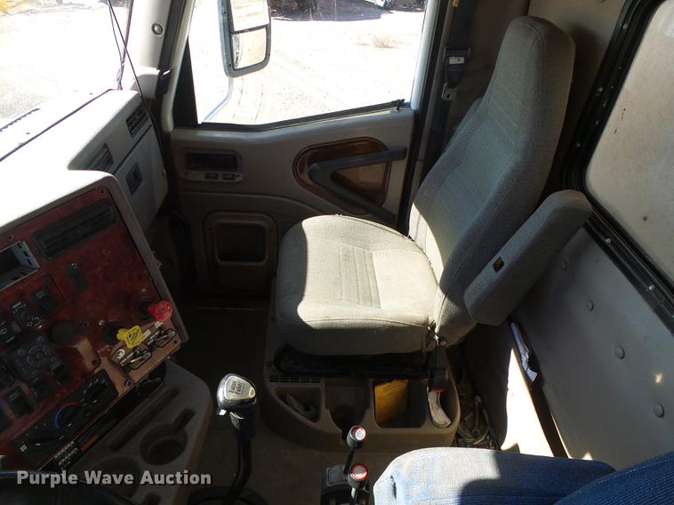 image for item DF2978 2004 International Eagle 9400i silage truck