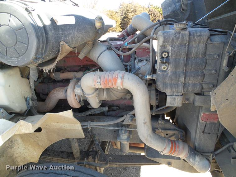 image for item DF2978 2004 International Eagle 9400i silage truck