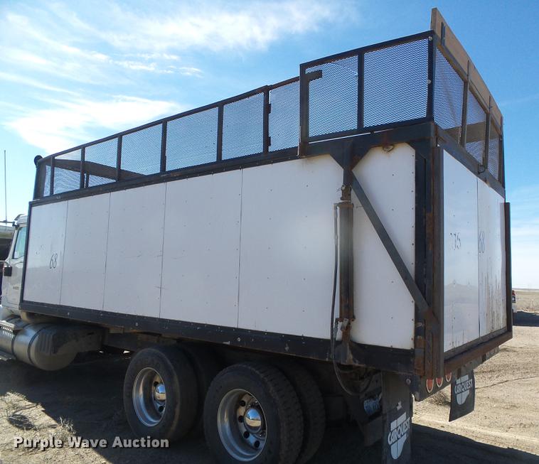 image for item DF2978 2004 International Eagle 9400i silage truck