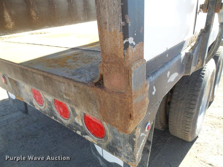 image for item DF2978 2004 International Eagle 9400i silage truck