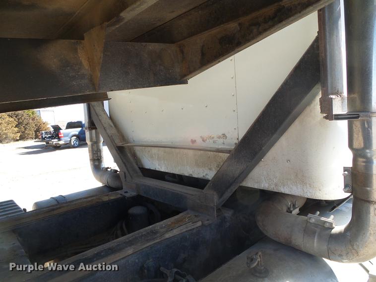 image for item DF2978 2004 International Eagle 9400i silage truck