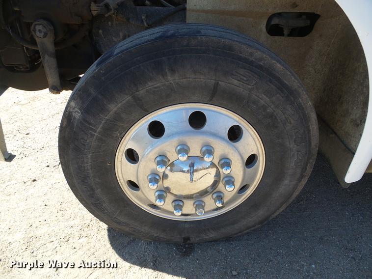 image for item DF2978 2004 International Eagle 9400i silage truck