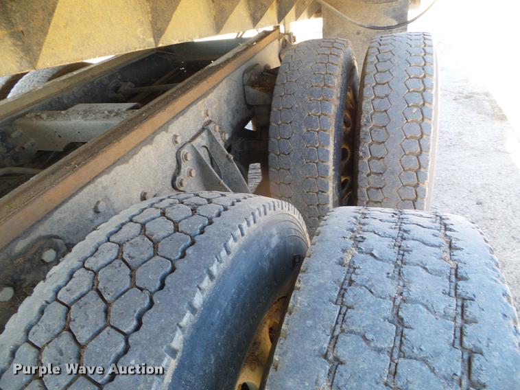 image for item DF2978 2004 International Eagle 9400i silage truck