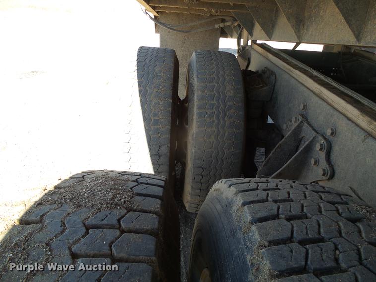 image for item DF2978 2004 International Eagle 9400i silage truck