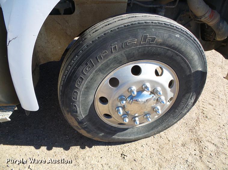 image for item DF2978 2004 International Eagle 9400i silage truck