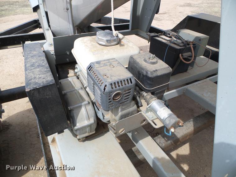 image for item DF2994 2011 Speed King Tote G 90783200 seed tote