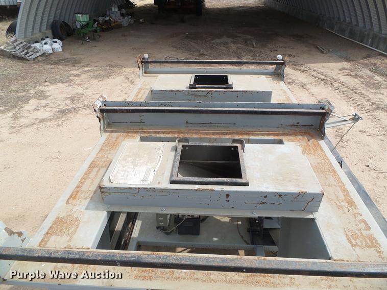 image for item DF2994 2011 Speed King Tote G 90783200 seed tote