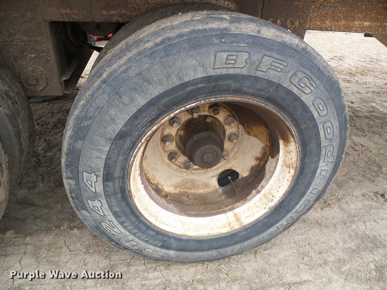 image for item DF2997 1995 Timpte double hopper grain trailer