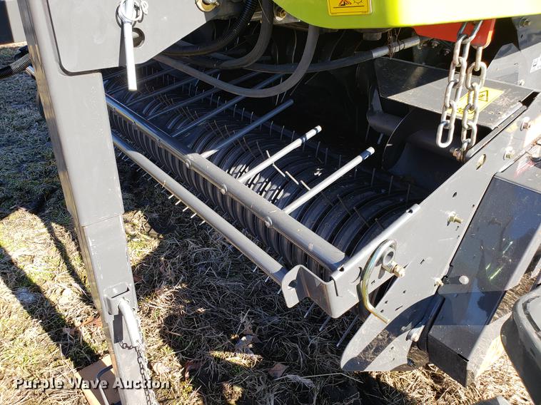 image for item DF3365 2014 Claas Variant 360 round baler