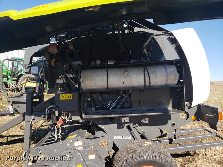 image for item DF3365 2014 Claas Variant 360 round baler