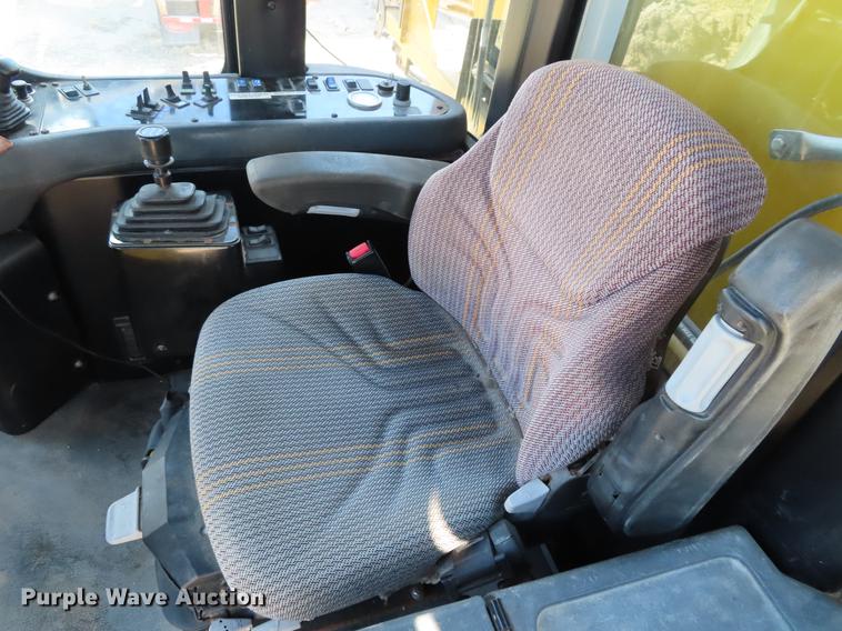 image for item DF7732 2003 Ag-Chem TerraGator 8104 applicator