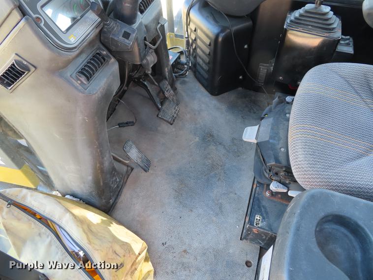 image for item DF7732 2003 Ag-Chem TerraGator 8104 applicator