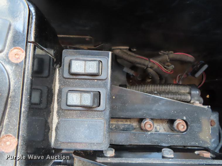 image for item DF7732 2003 Ag-Chem TerraGator 8104 applicator