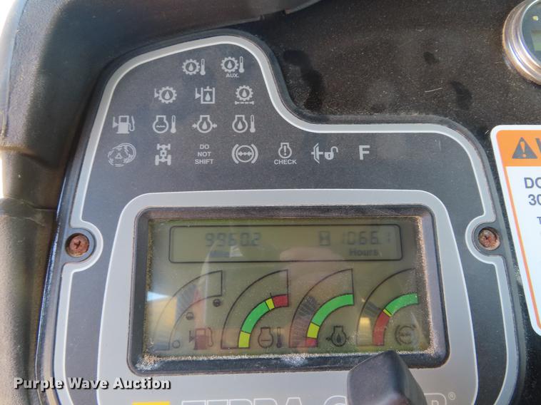 image for item DF7732 2003 Ag-Chem TerraGator 8104 applicator