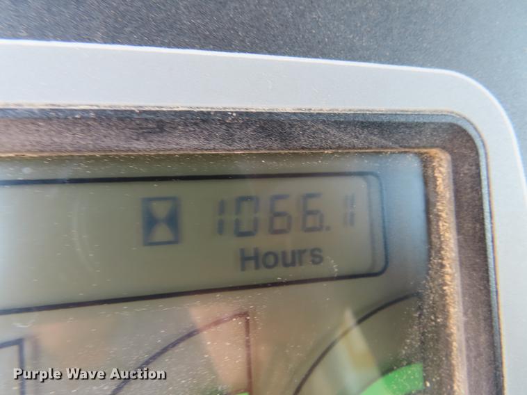 image for item DF7732 2003 Ag-Chem TerraGator 8104 applicator