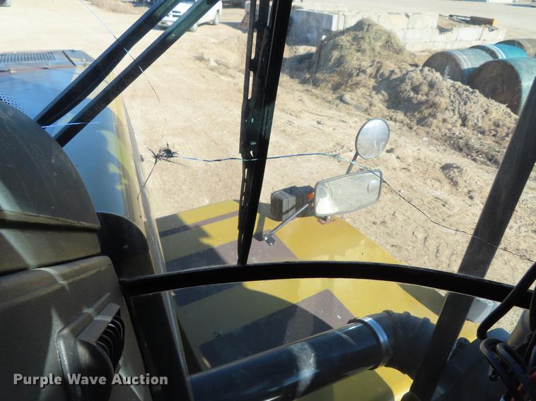 image for item DF7732 2003 Ag-Chem TerraGator 8104 applicator