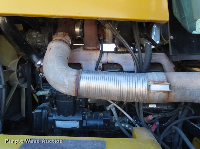 image for item DF7732 2003 Ag-Chem TerraGator 8104 applicator