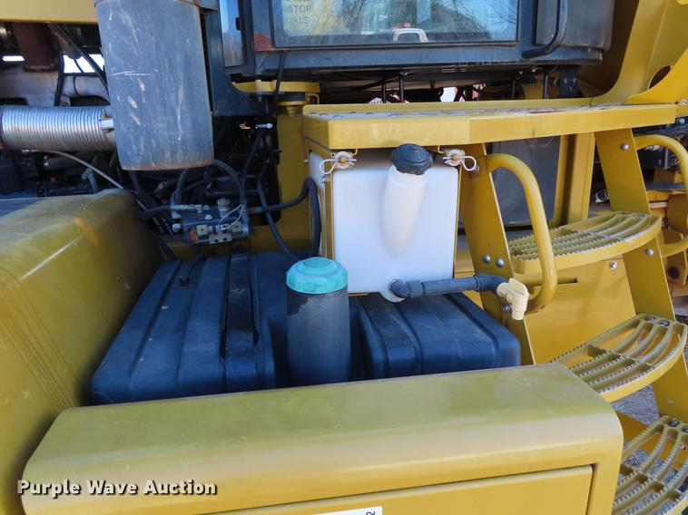 image for item DF7732 2003 Ag-Chem TerraGator 8104 applicator