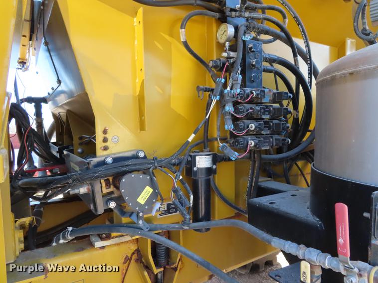 image for item DF7732 2003 Ag-Chem TerraGator 8104 applicator