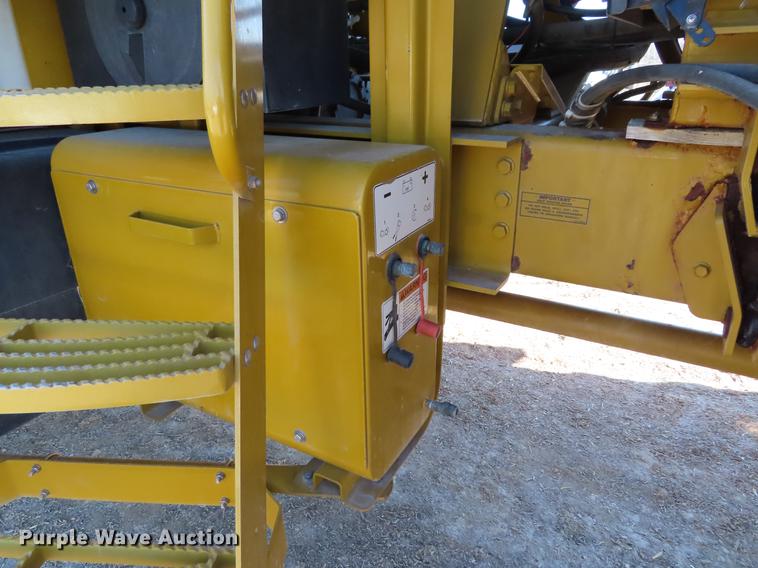 image for item DF7732 2003 Ag-Chem TerraGator 8104 applicator