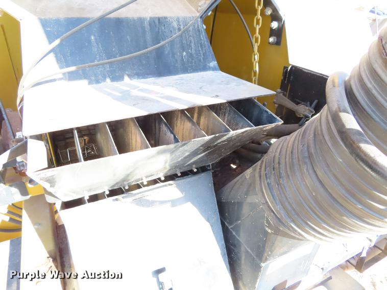 image for item DF7732 2003 Ag-Chem TerraGator 8104 applicator