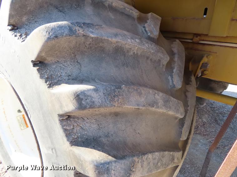 image for item DF7732 2003 Ag-Chem TerraGator 8104 applicator