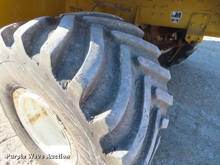 image for item DF7732 2003 Ag-Chem TerraGator 8104 applicator