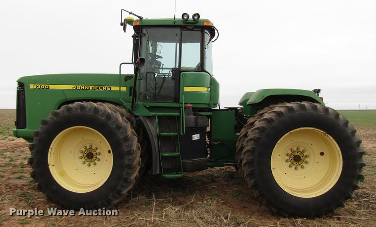 image for item DF7909 1999 John Deere 9300 4WD tractor