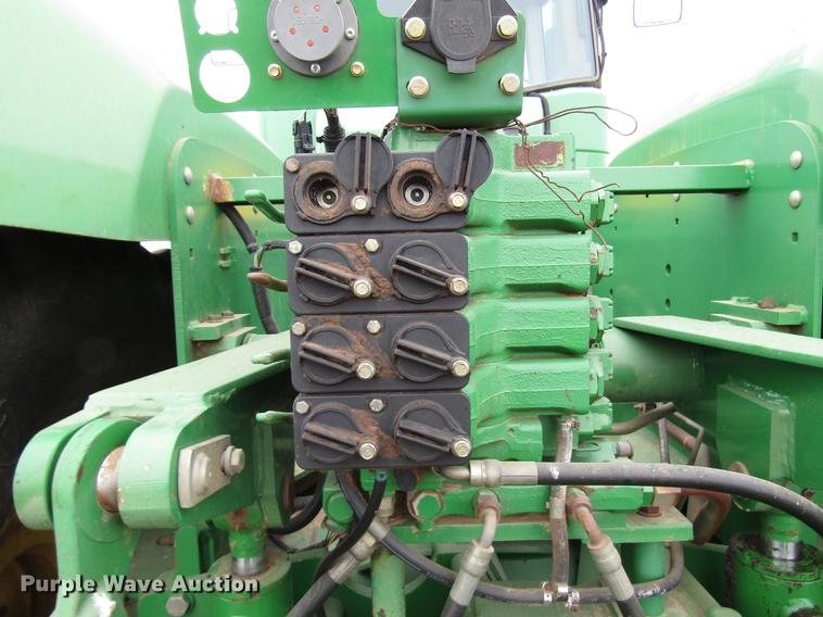 image for item DF7909 1999 John Deere 9300 4WD tractor