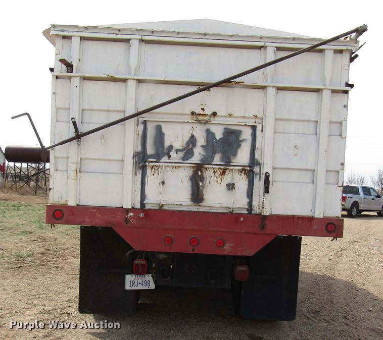 image for item DF7912 1975 International 1700 grain truck