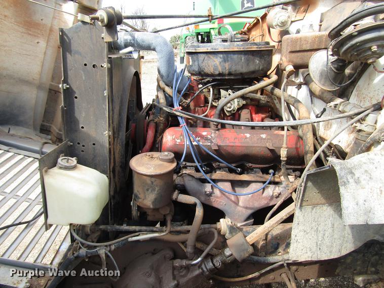 image for item DF7912 1975 International 1700 grain truck