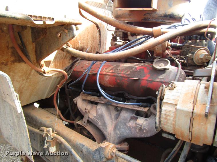 image for item DF7912 1975 International 1700 grain truck