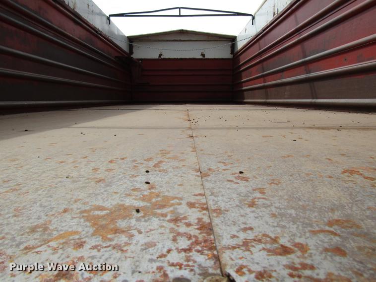 image for item DF7912 1975 International 1700 grain truck