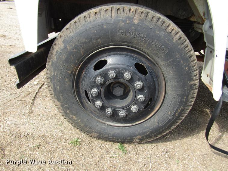 image for item DF7912 1975 International 1700 grain truck