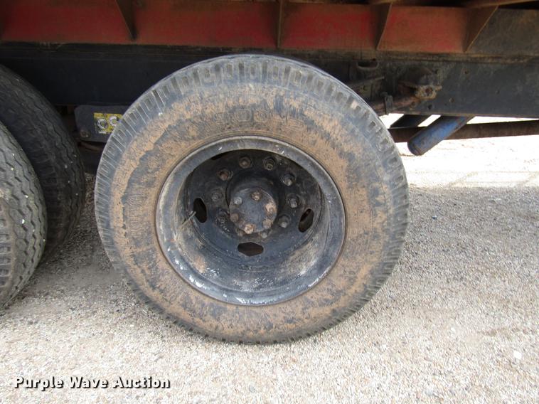 image for item DF7912 1975 International 1700 grain truck