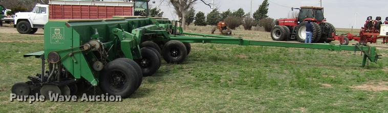 image for item DF7913 Great Plains 3SFA45-7275-0130 grain drill