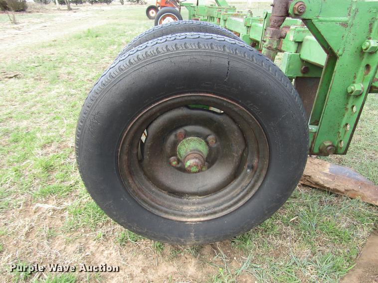 image for item DF7914 Sweep plow