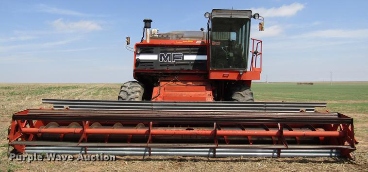 image for item DF7916 1983 Massey-Ferguson 860 combine