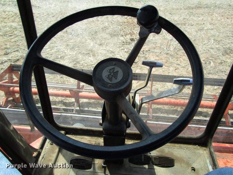image for item DF7916 1983 Massey-Ferguson 860 combine