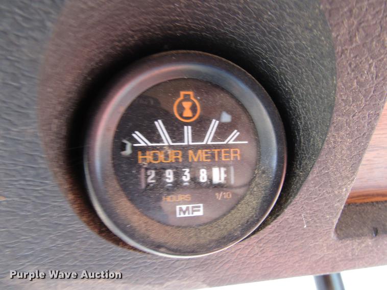 image for item DF7916 1983 Massey-Ferguson 860 combine