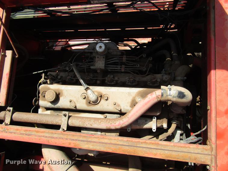 image for item DF7916 1983 Massey-Ferguson 860 combine