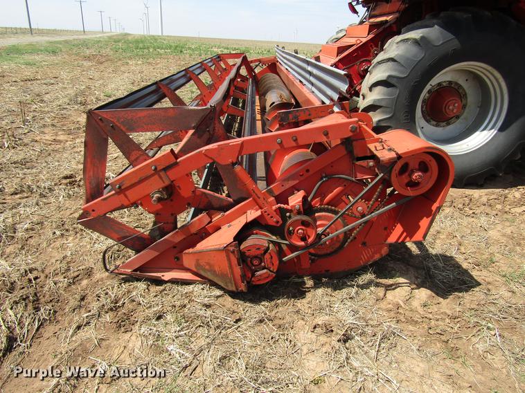 image for item DF7916 1983 Massey-Ferguson 860 combine