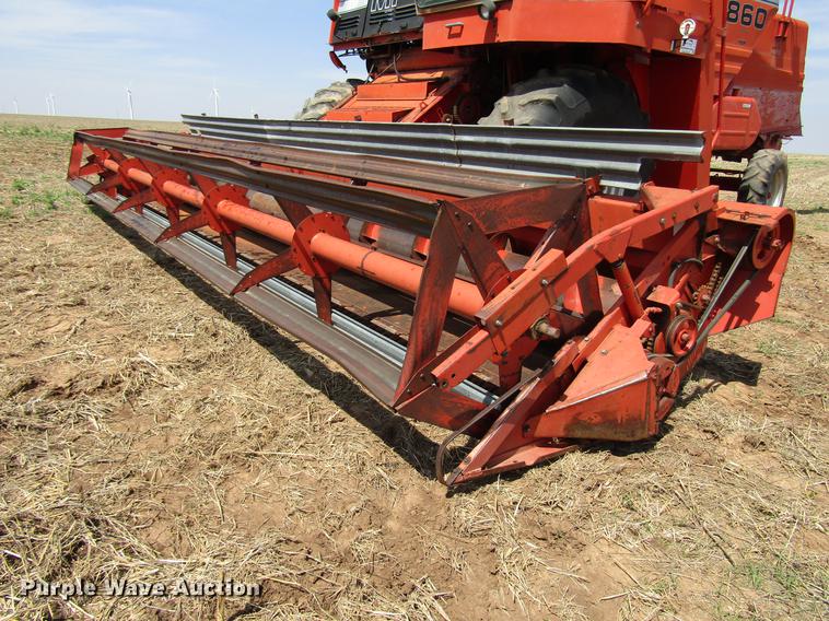 image for item DF7916 1983 Massey-Ferguson 860 combine