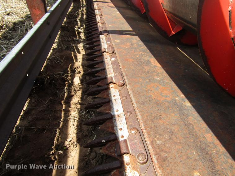 image for item DF7916 1983 Massey-Ferguson 860 combine